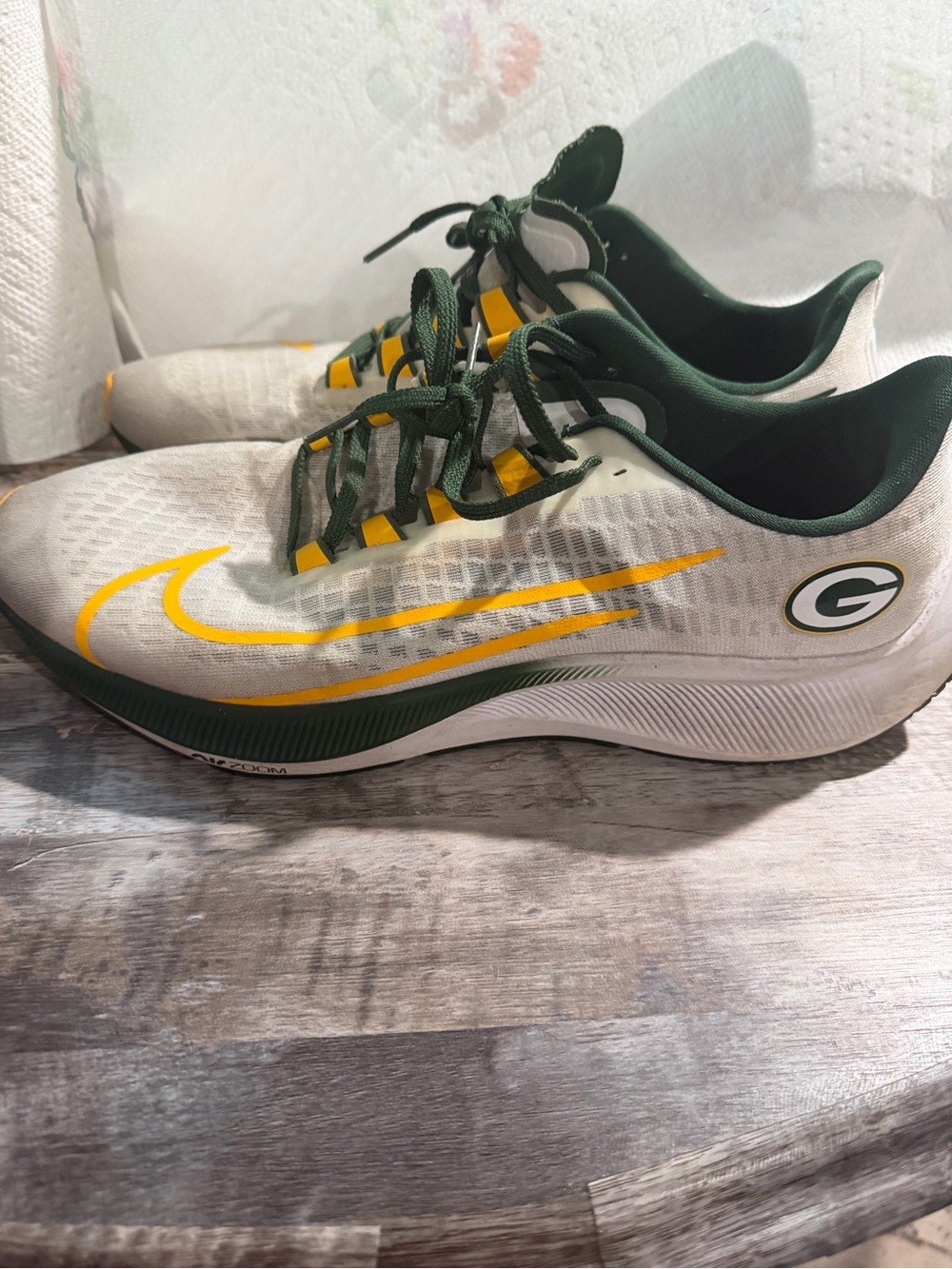 Nike Men's size 12 Green Bay Packers Themed Athletic Shoes